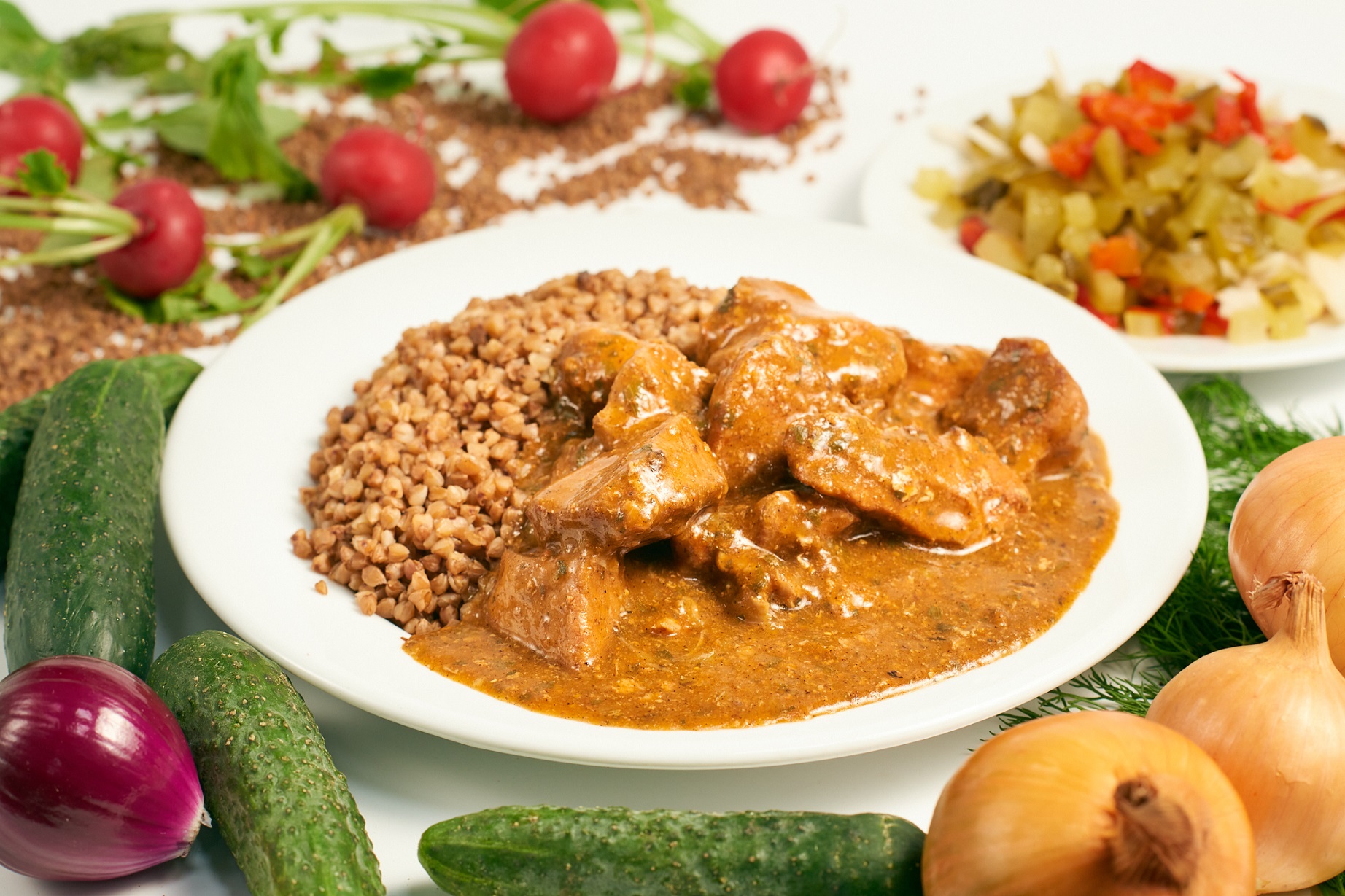 zupa grochowa + gulasz wieprzowy + kasza gryczana + sałatka szwedzka